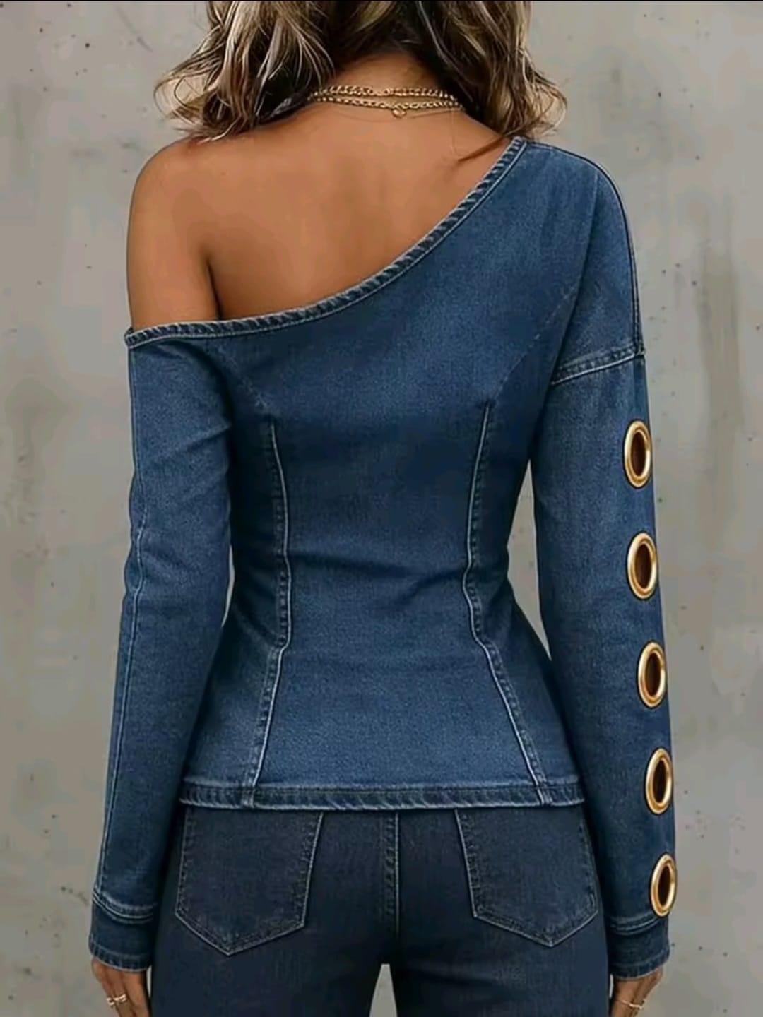 Lis - Elegante, diferente y con mucha presencia.
