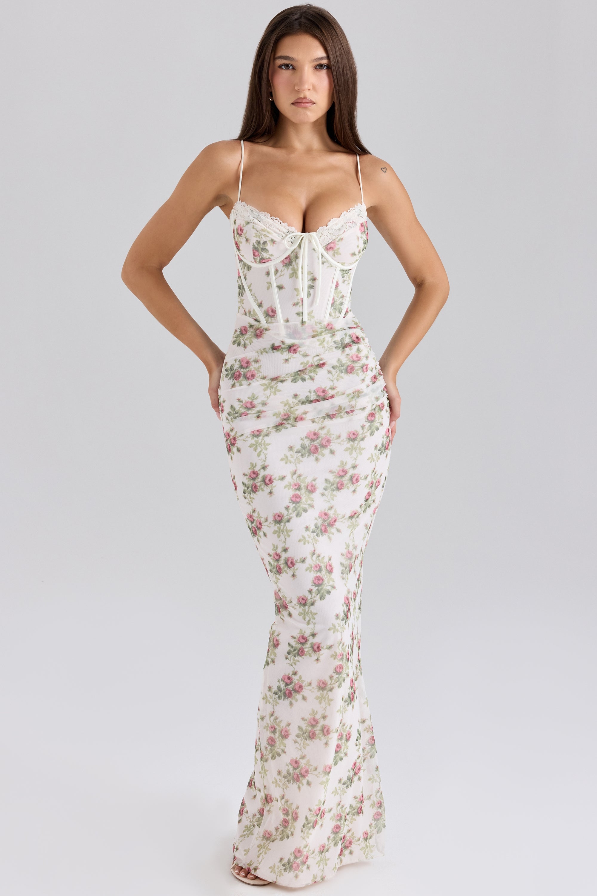 Estela - vestido larga con corsé y floreado