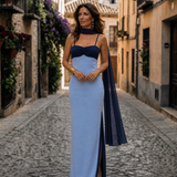 Carmesí Real - vestido largo con capa de gasa