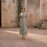 Vera - vestido con escote en V y corte ajustado