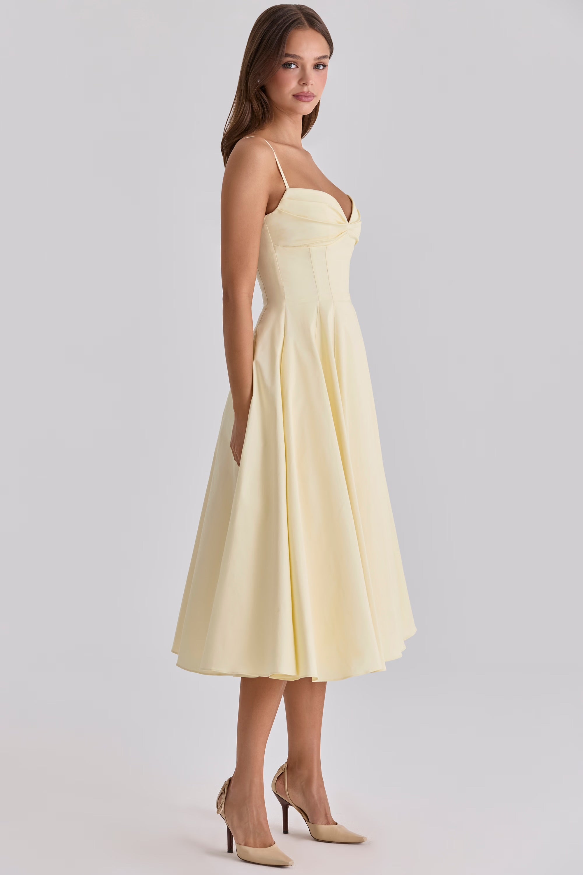 Isla - vestido midi con escote fruncido