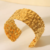 Terra Bold - pulsera con textura y acabado