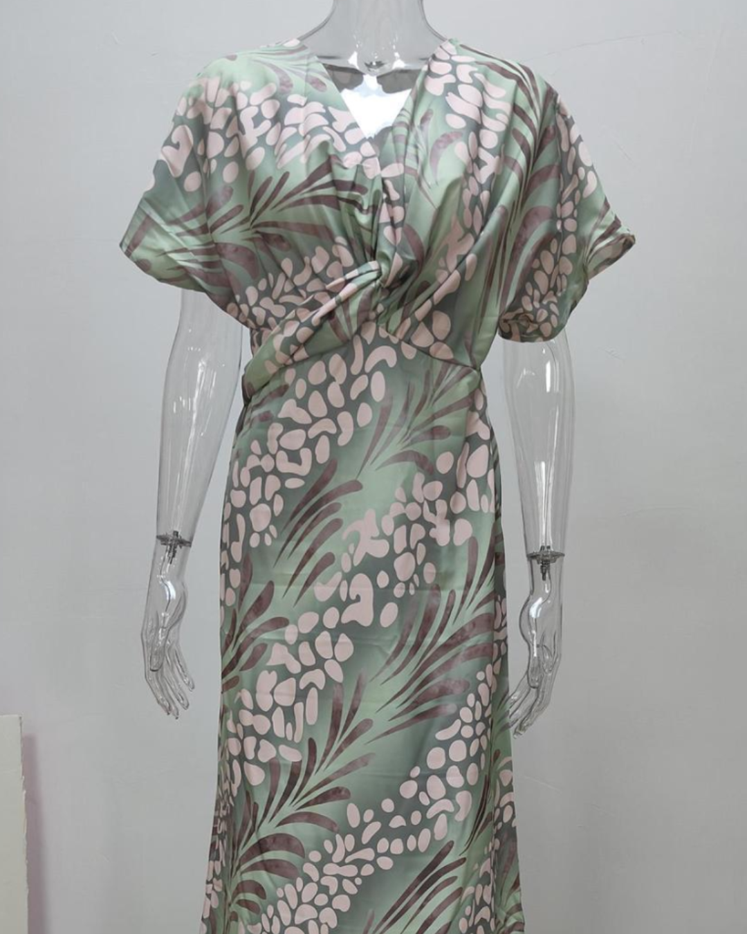 Vera - vestido con escote en V y corte ajustado