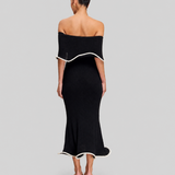 Divina - vestido con los hombros al descubierto y volantes