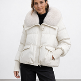 Rocío Madrid - chaqueta acolchada con cuello de pelo