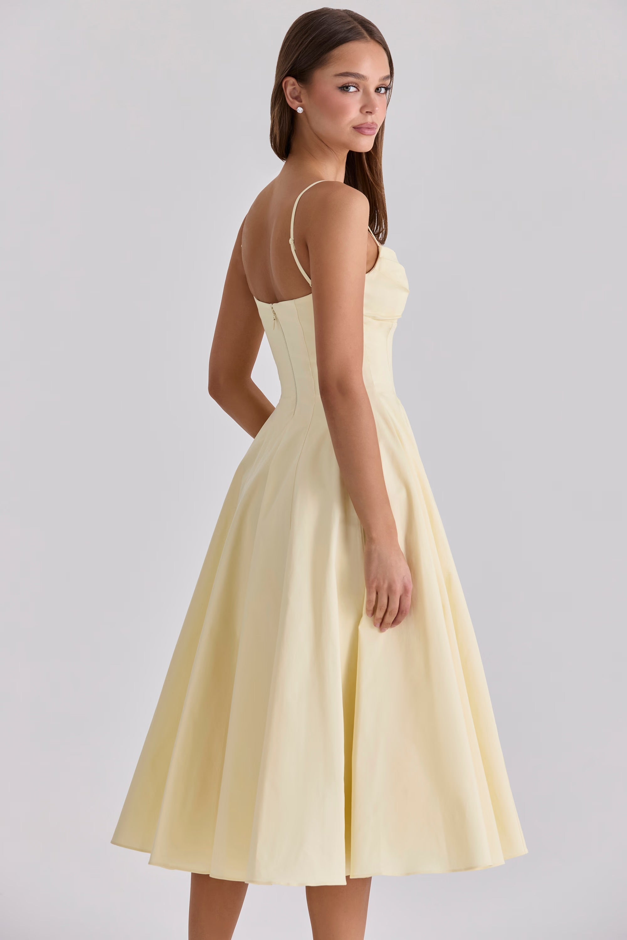 Isla - vestido midi con escote fruncido