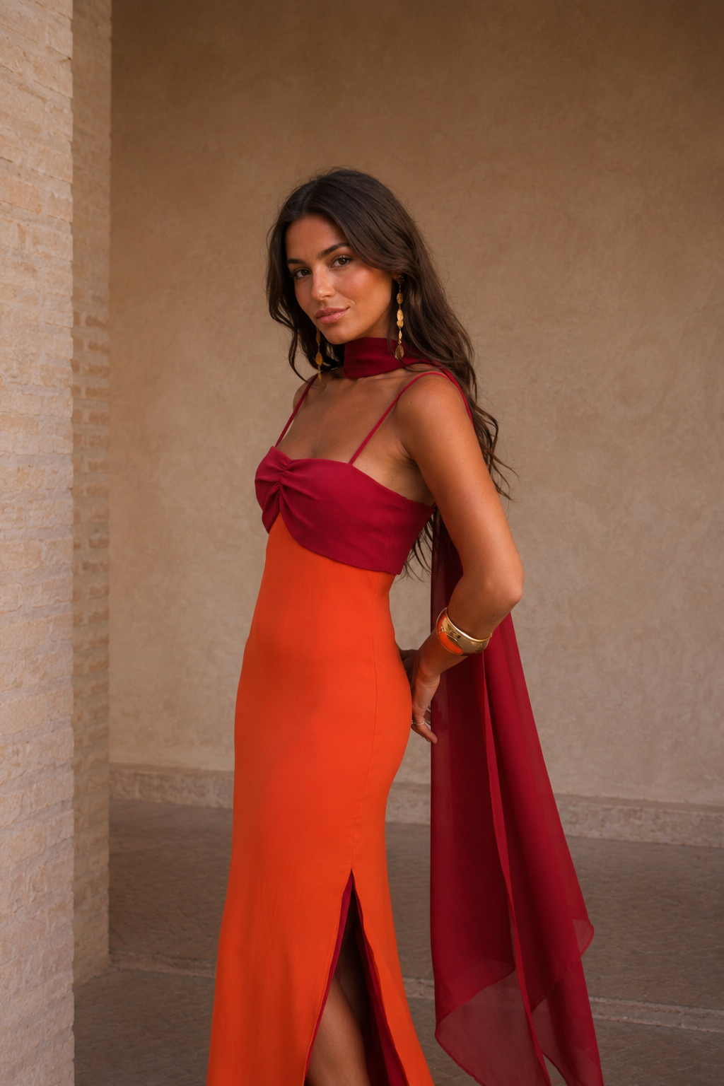 Solstício - vestido largo con capa de gasa