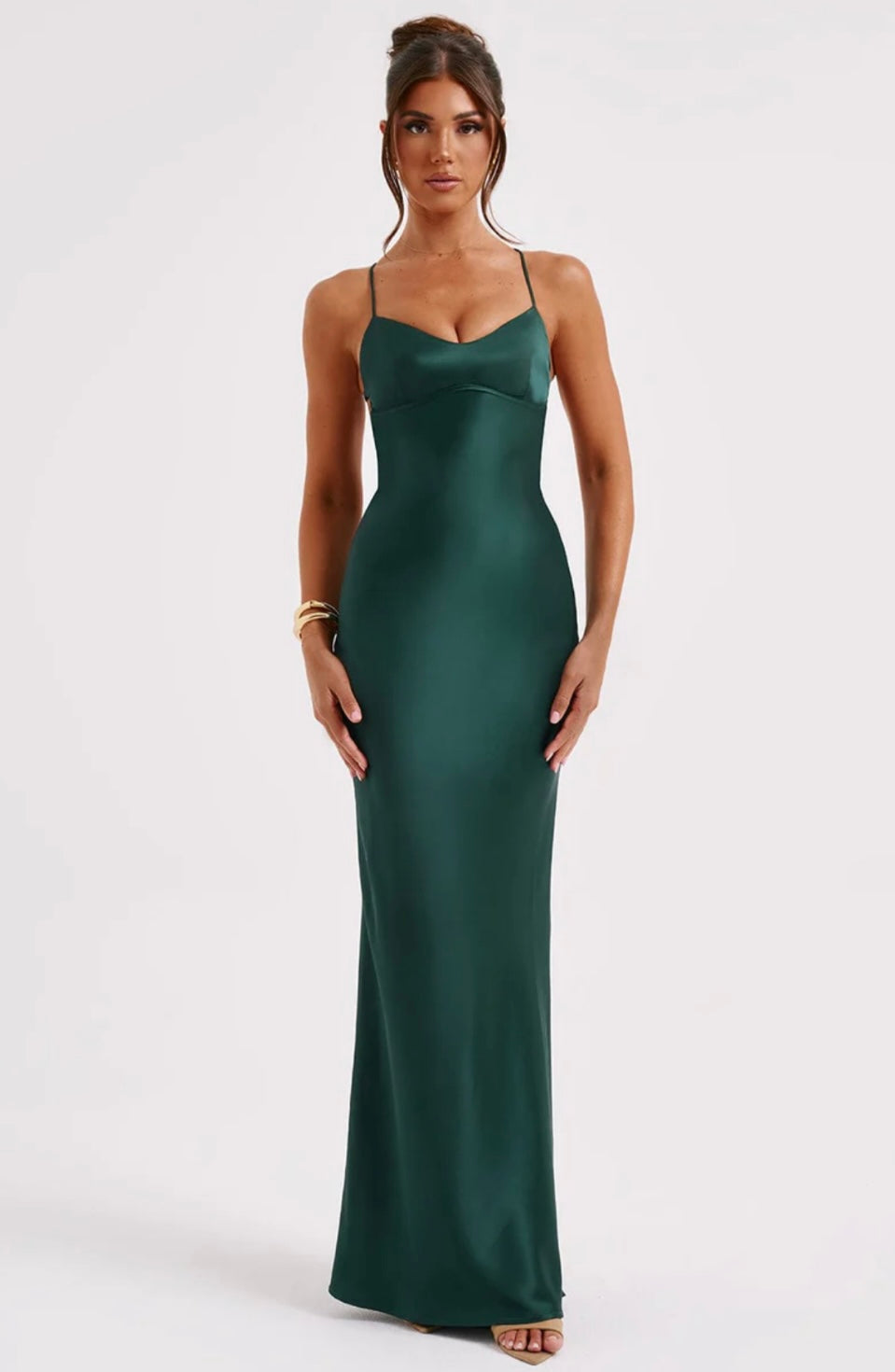 Lola Cobre - vestido de corte fluido y silueta marcada