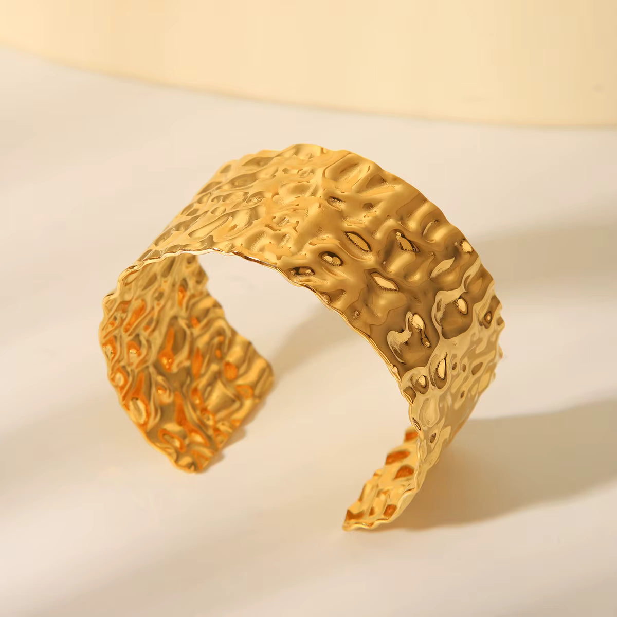 Terra Bold - pulsera con textura y acabado