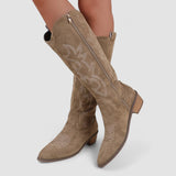 Almudena - Botas altas de estilo western bordadas