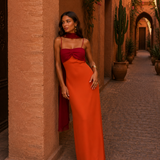 Solstício - vestido largo con capa de gasa