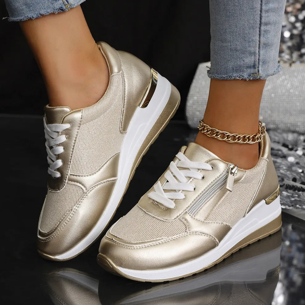 Dolores - zapatillas con cuña y acabado metalizado