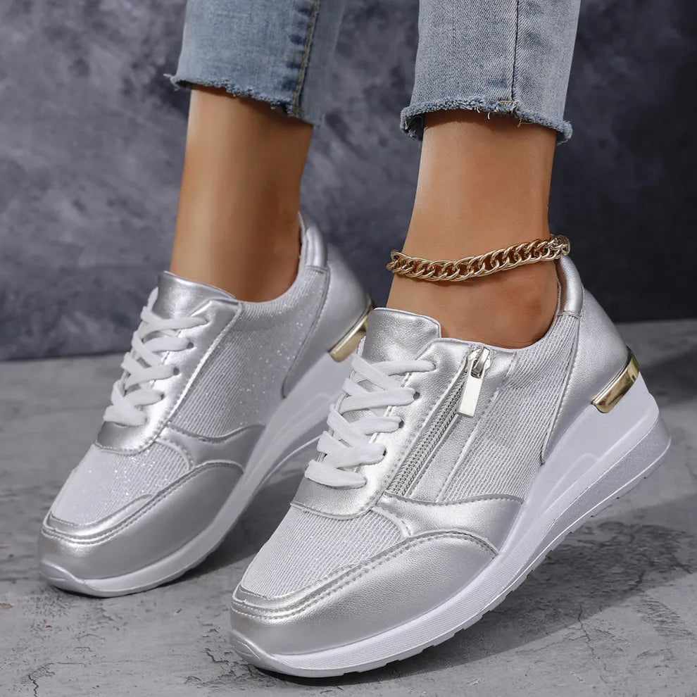Dolores - zapatillas con cuña y acabado metalizado