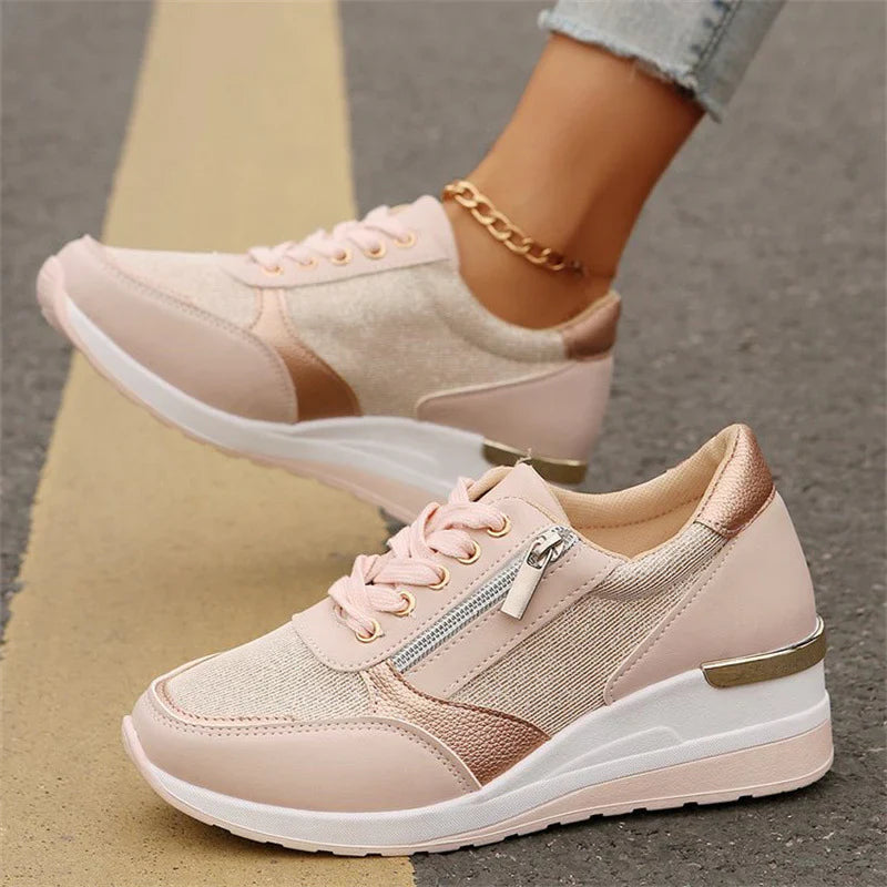 Dolores - zapatillas con cuña y acabado metalizado