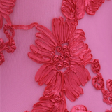 Carmela - vestido con bordado floral en relieve en tonalidad